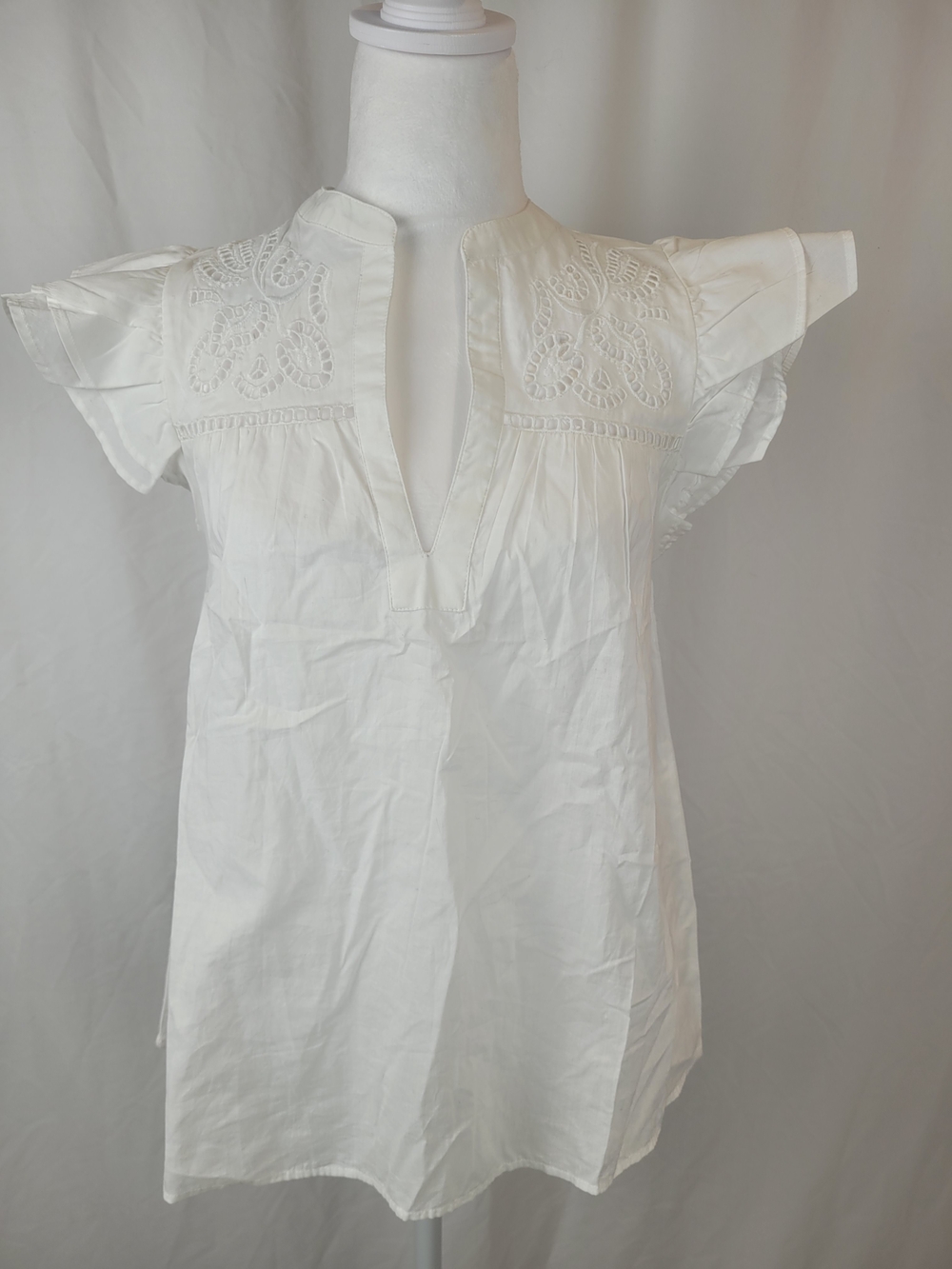 NWT White Embroidered Flutter Sleeve Blouse Size XS